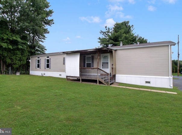 15 WOODLAND Lane, MERTZTOWN, PA 19539
