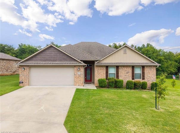 143 Stone DR, Roland, OK 74954