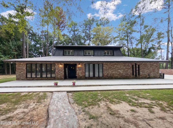 1329 Pine Glen Circle, Forest, MS 39074