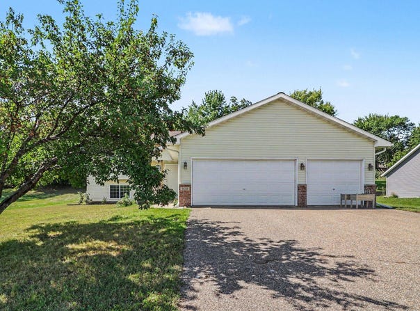 612 Deer Trail, Montgomery, MN 56069