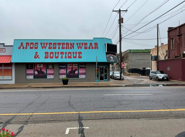 110 N Caddo Street, Cleburne, TX 76031