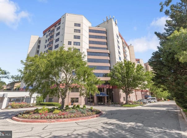 10001 WINDSTREAM DR #404, COLUMBIA, MD 21044