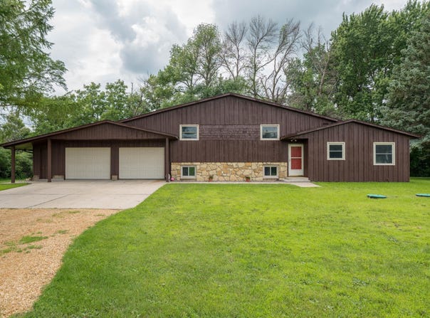 56977 142nd Street, Mapleton, MN 56065
