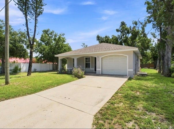 5717 E 11TH Street E, BRADENTON, FL 34203