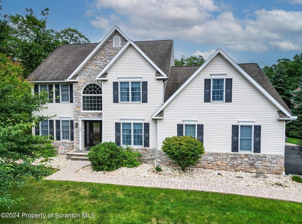 28 Harley Drive, Mountaintop, PA 18707