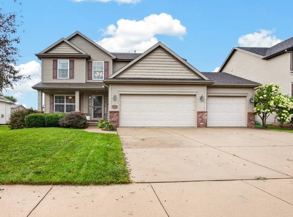 1310 Longford Lane, Bloomington, IL 61704