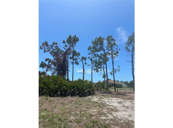 11 MEDALIST WAY, ROTONDA WEST, FL 33947