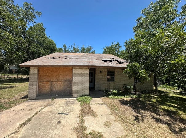 506 Forest Ct, Taylor, TX 76574
