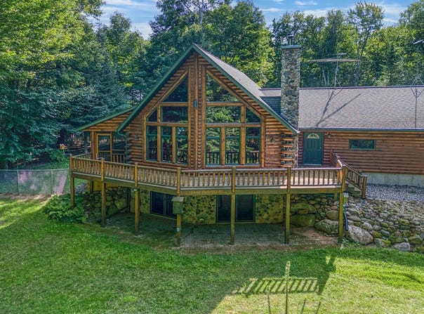 9237 HEMLOCK ROW RD, Presque Isle, WI 54557
