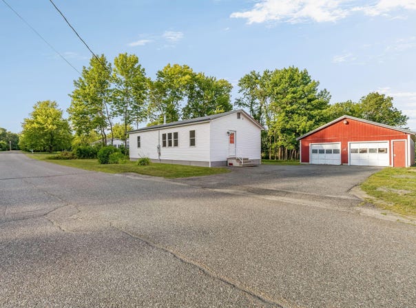 364 Turnpike Road, Medway, ME 04460