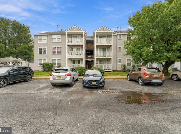 2 OYSTER BAY Road, ABSECON, NJ 08201