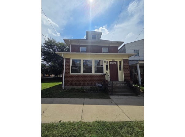 625 2nd St, Pitcairn, PA 15140