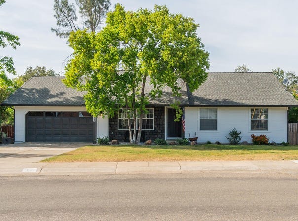2624 Howard Drive, Redding, CA 96001