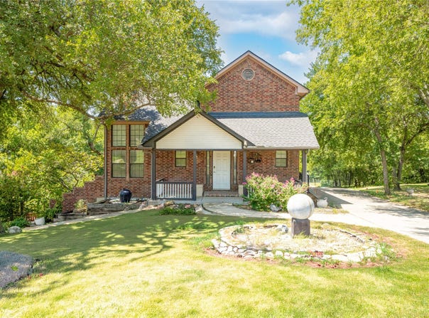 2460 Waterstone Drive, Cedar Hill, TX 75104