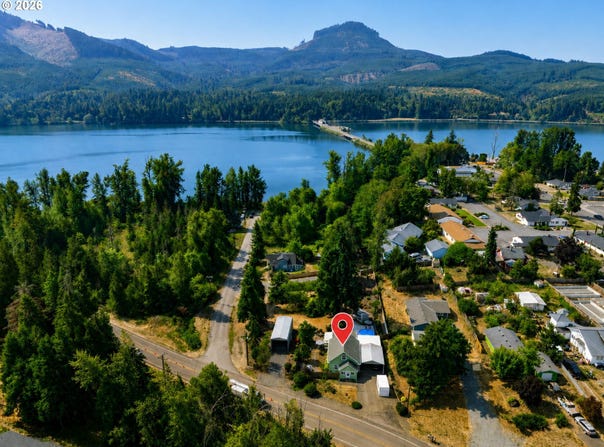 374 E MAIN St, Lowell, OR 97452
