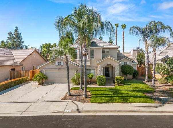 1897 Goshen Avenue, Clovis, CA 93611