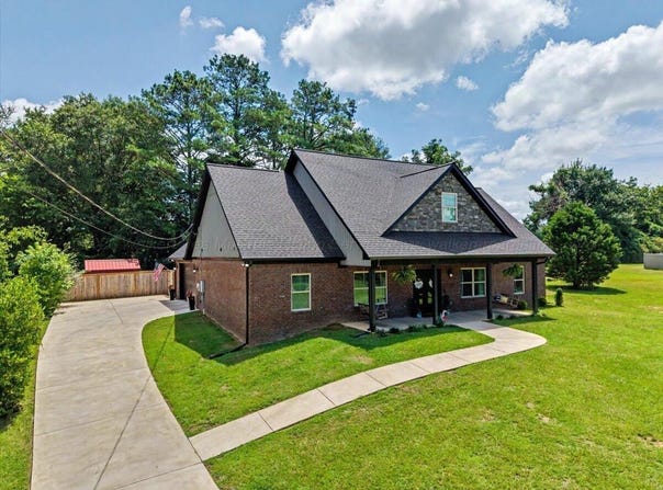 2739 ROLLING MEADOWS Dr, Jasper, AL 35503