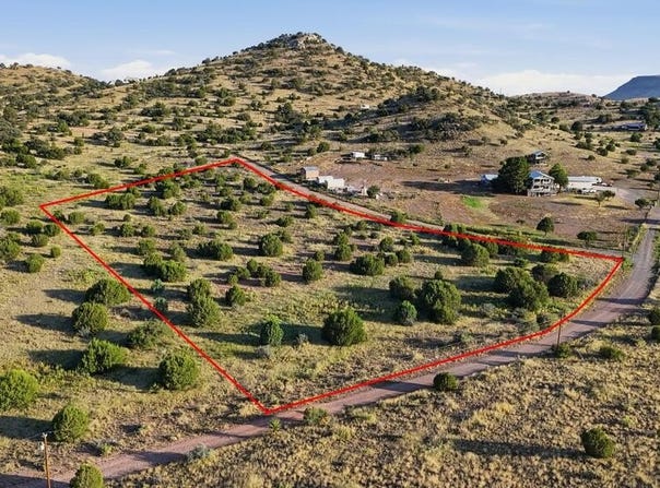 104 Warbonnet Road, Fort Davis, TX 79734