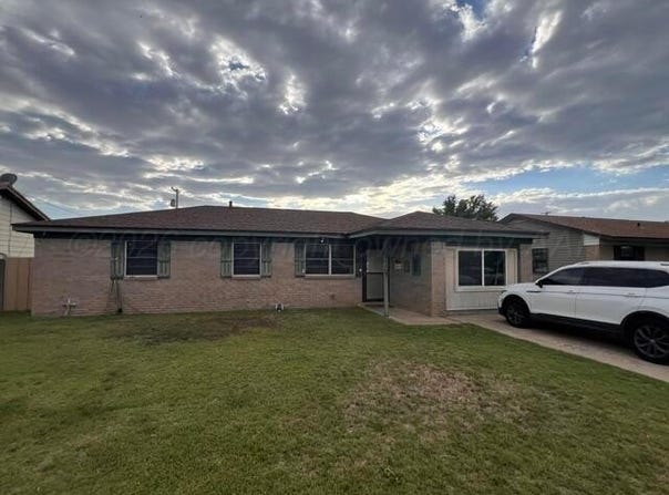 710 Steele Drive, Spearman, TX 79081