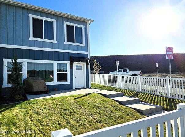 1215 Edington Ave, Moscow, ID 83843