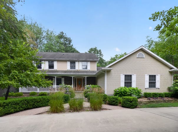 4010 E Old Pine Trail, Midland, MI 48642