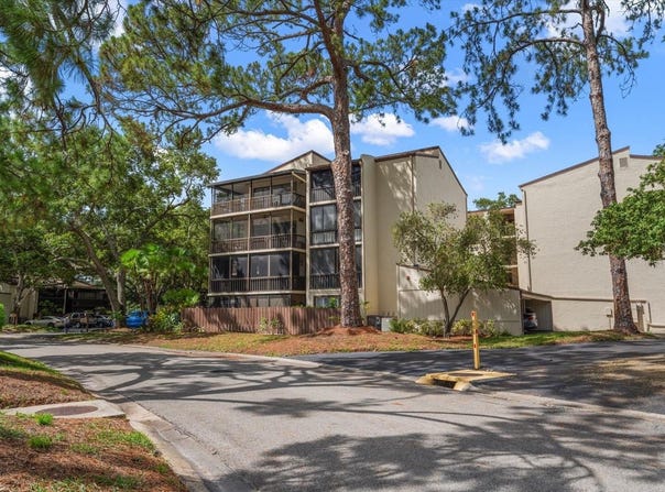 700 STARKEY Road, LARGO, FL 33771