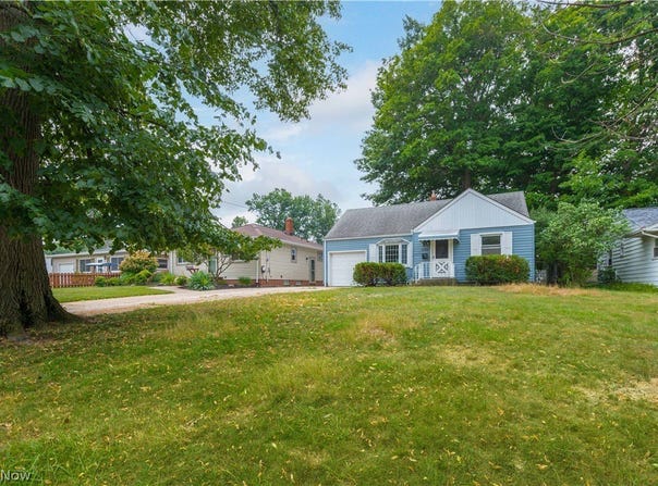 2348 Buena Vista Drive, Wickliffe, OH 44092