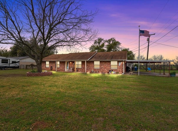 600 S Colorado Street, Whitney, TX 76692