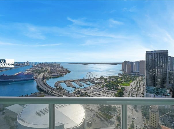888 Biscayne Blvd, Miami, FL 33132