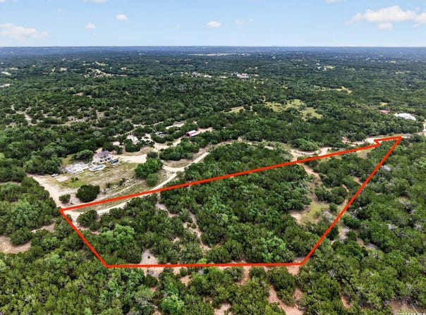 211 Raindrop, Wimberley, TX 78676