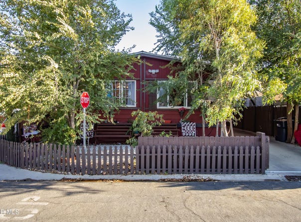 3300 15th St W, Rosamond, CA 93560
