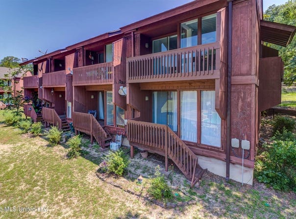229 Lakeside Villa, Diamondhead, MS 39525