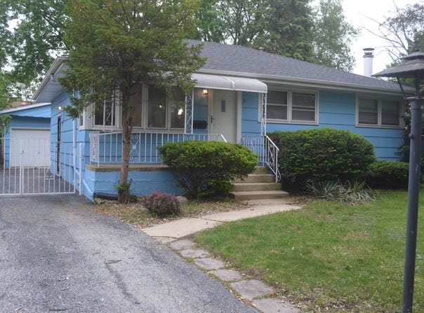 17719 Burnham Avenue, Lansing, IL 60438