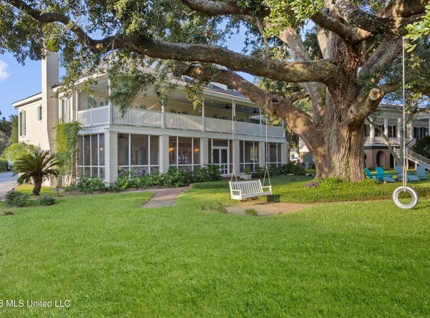 765 E Scenic Drive, Pass Christian, MS 39571