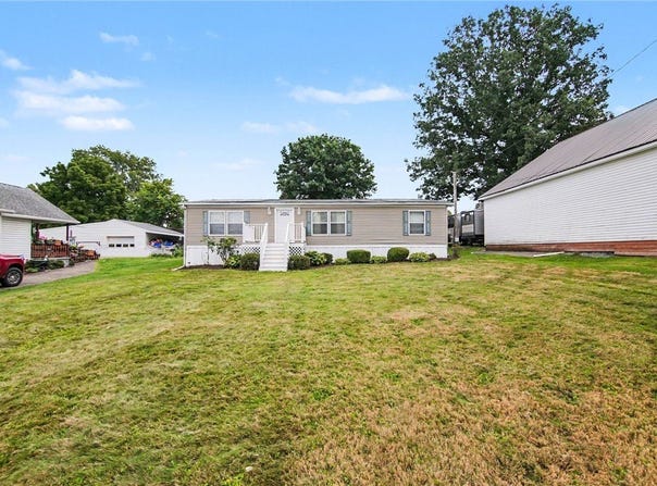433 Hansen Ave, Franklin Twp, PA 16117