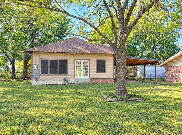 122 Robertson Street, Sulphur Springs, TX 75482