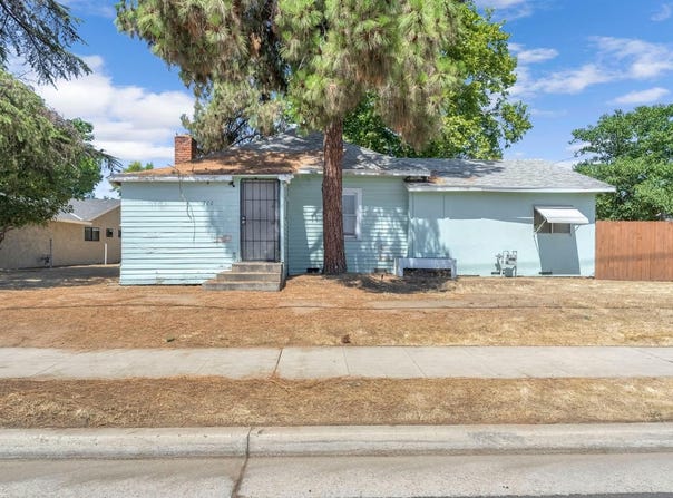 760 Sunnyside Avenue, Clovis, CA 93611