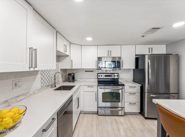 7950 E CAMELBACK Road, Scottsdale, AZ 85251