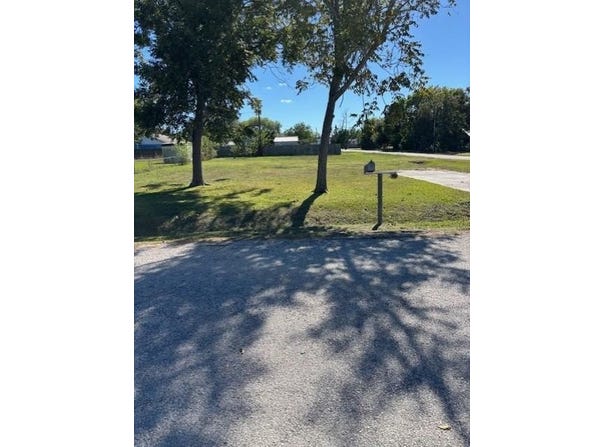 201 Beecher, Palacios, TX 77465