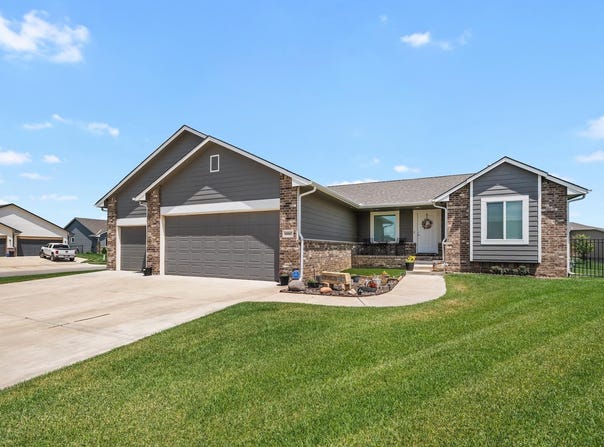 10567 W Sondra Ct, Maize, KS 67101-4122