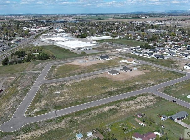 L18 B5 E Meadow Walk Dr, Shelley, ID 83274