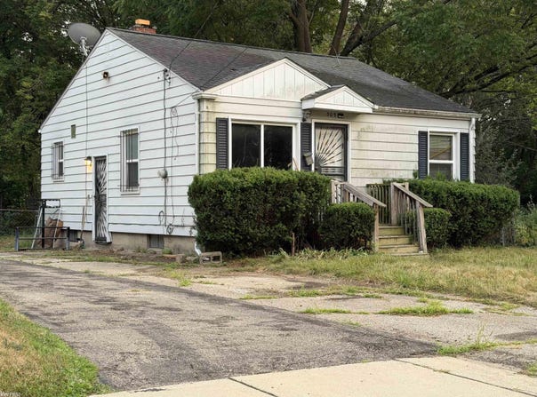 305 W Eldridge Avenue, Flint, MI 48505