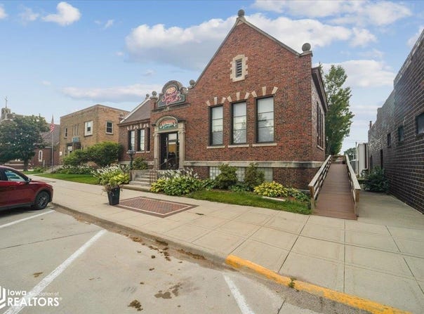 1209 14Th Avenue, Eldora, IA 50627
