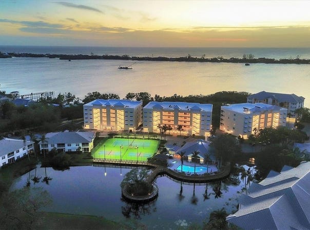 260 HIDDEN BAY Drive, OSPREY, FL 34229