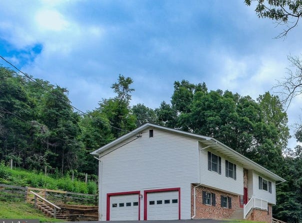 22 WEALTHY Road, LINDEN, VA 22642