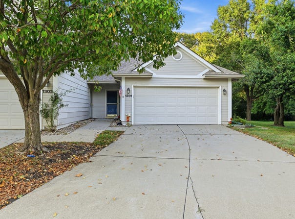 3305 Ep True Parkway, West Des Moines, IA 50265