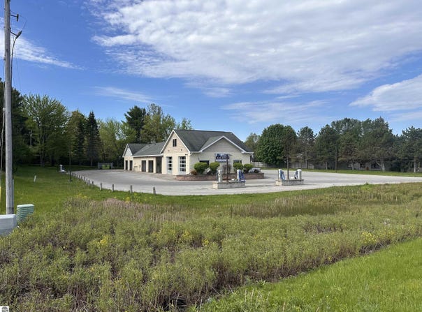 4220 E M 72, Williamsburg, MI 49690
