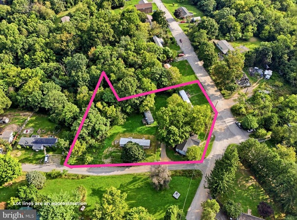 12 SALTY Lane, FALLING WATERS, WV 25419