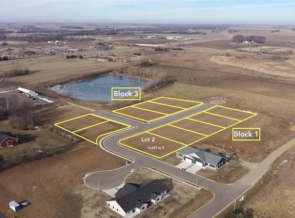 105 Bluestem Drive, Blue Earth, MN 56013