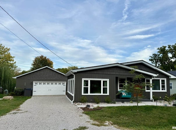 179 CEDAR Lane, Petersburg, IL 62675
